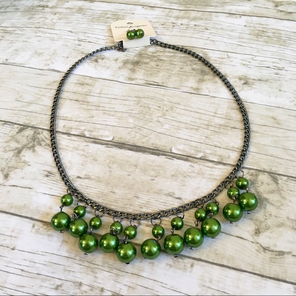 ✨4/$25✨ Necklace and Earrings Set - Green/Black - Picture 5 of 7